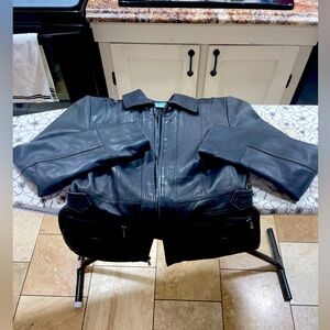 Women’s medium NINE WEST super soft leather jacket